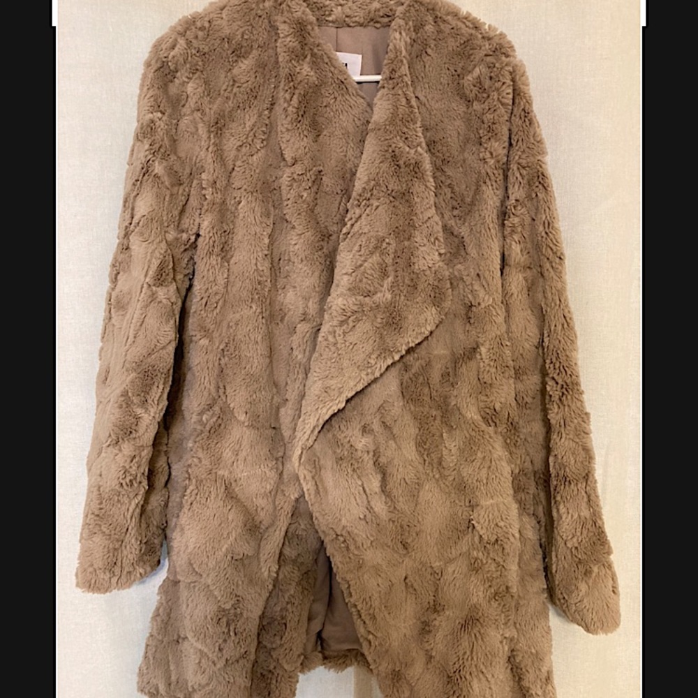 BB Dakota
Tucker Faux Fur Drape Front Jacket
